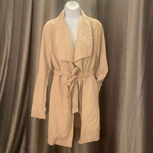 Ladies tan jacket.  Size large.  EUC.